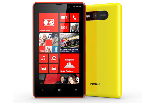 Nokia Lumia 820 зависает