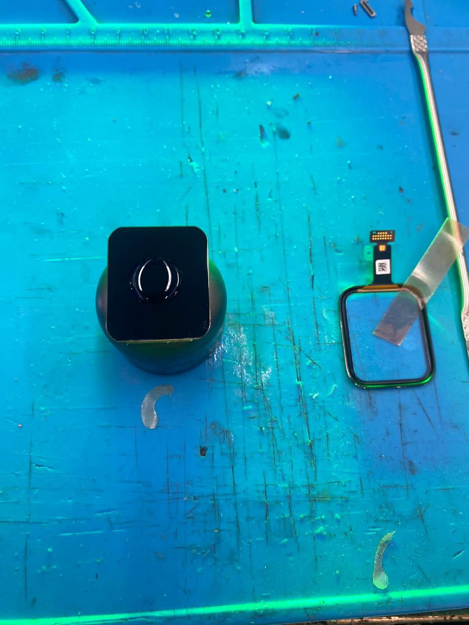 Устанавливаем новое стекло Apple Watch 5